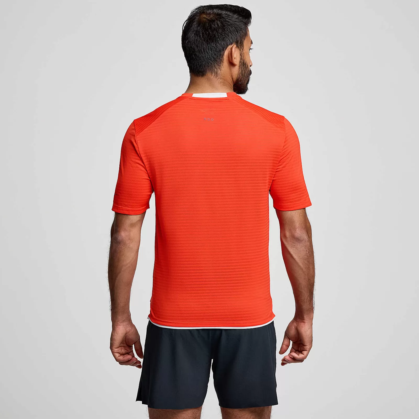 Vêtements | Vêtements | Saucony Homme Kinvara Short Sleeve - Vêtements Infrared